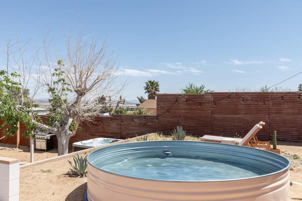 Joshua Tree - Le Tout Petit W Hot Tub Dış mekan fotoğraf