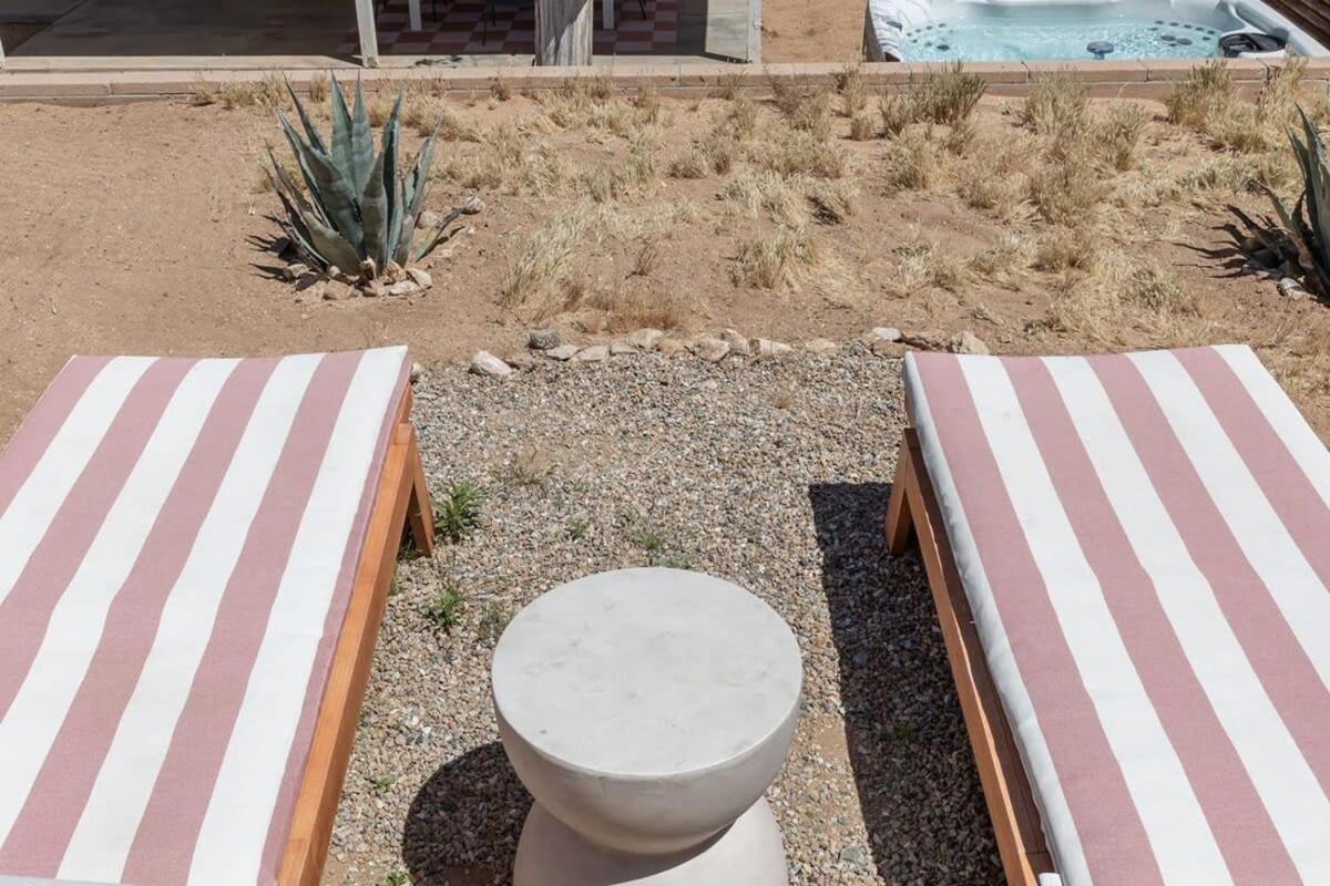 Joshua Tree - Le Tout Petit W Hot Tub Dış mekan fotoğraf