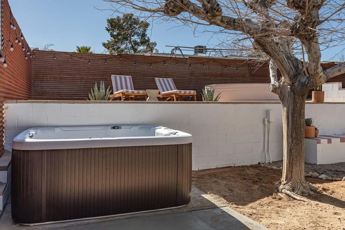 Joshua Tree - Le Tout Petit W Hot Tub Dış mekan fotoğraf